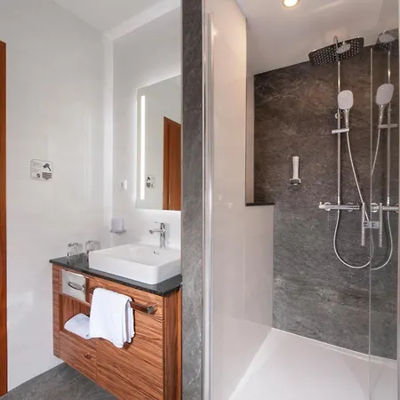 Hotel Weinberg Gmbh Preising